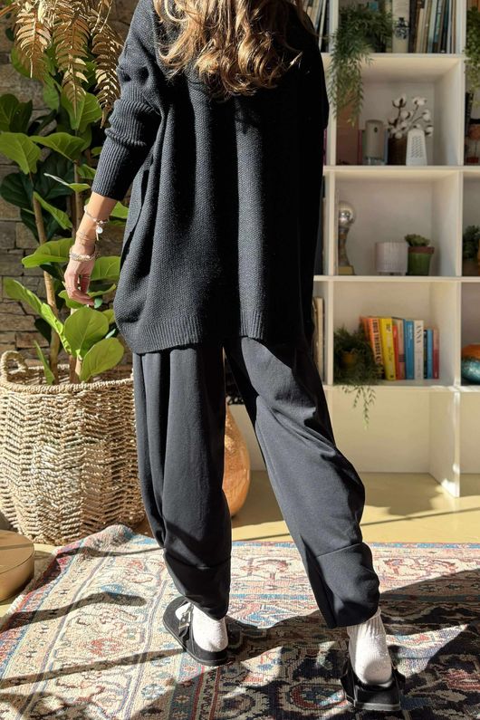 Charli Honeycomb Oversized Turtle Knit Black